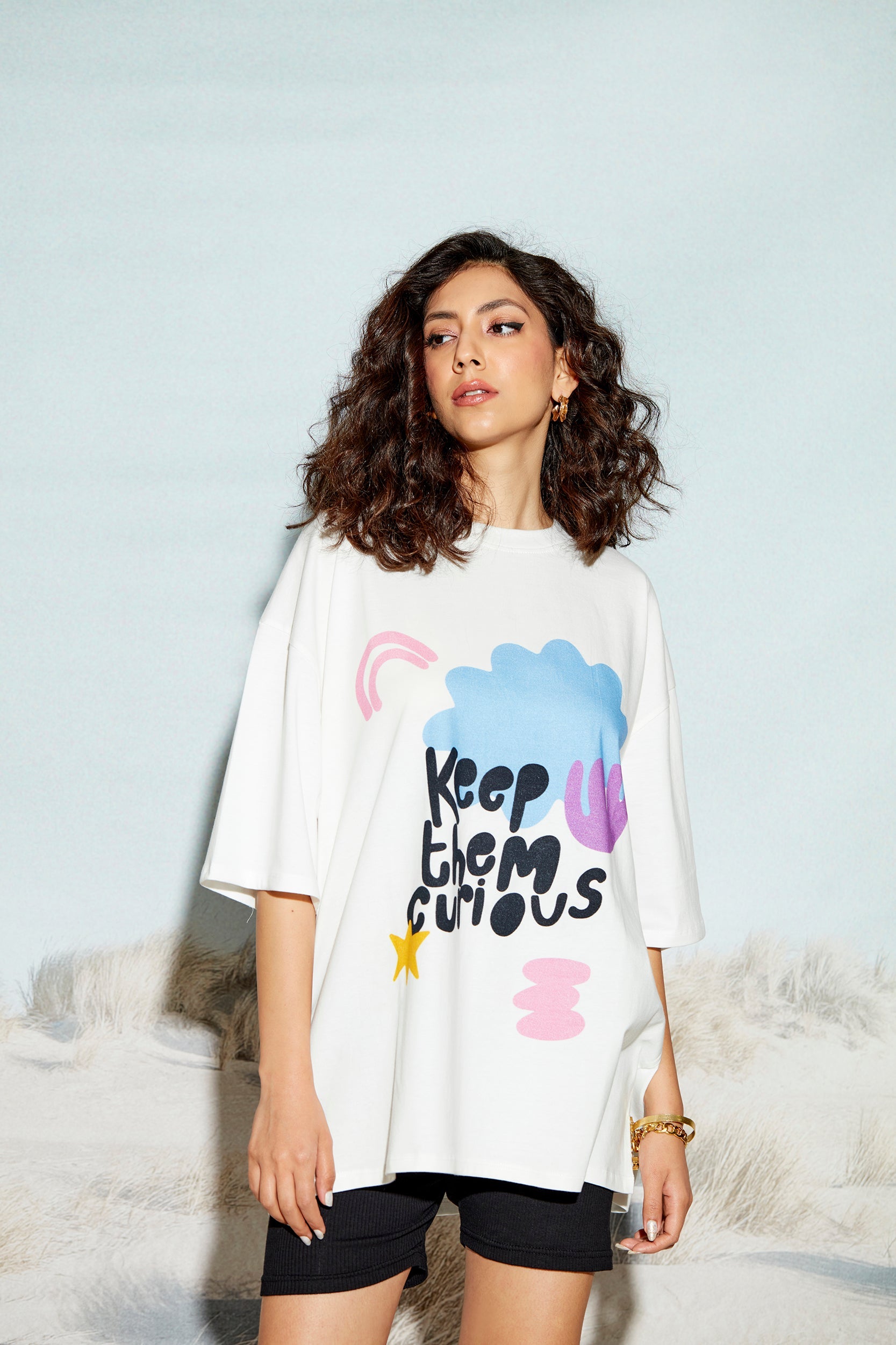 Keep Em' Curious Oversized T-shirt