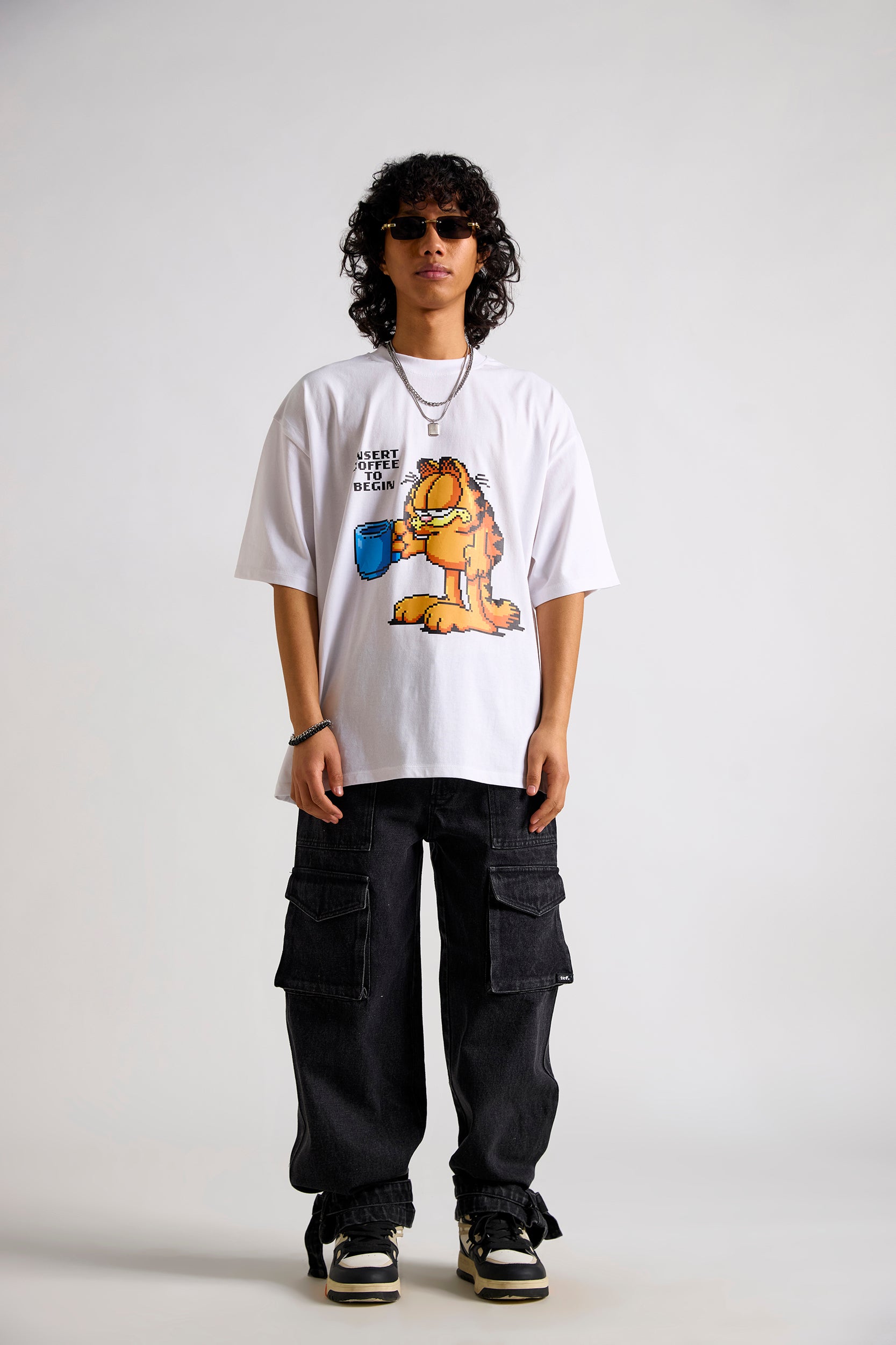 Garfield:Insert Coffee To Begin Men's Oversized T-shirt