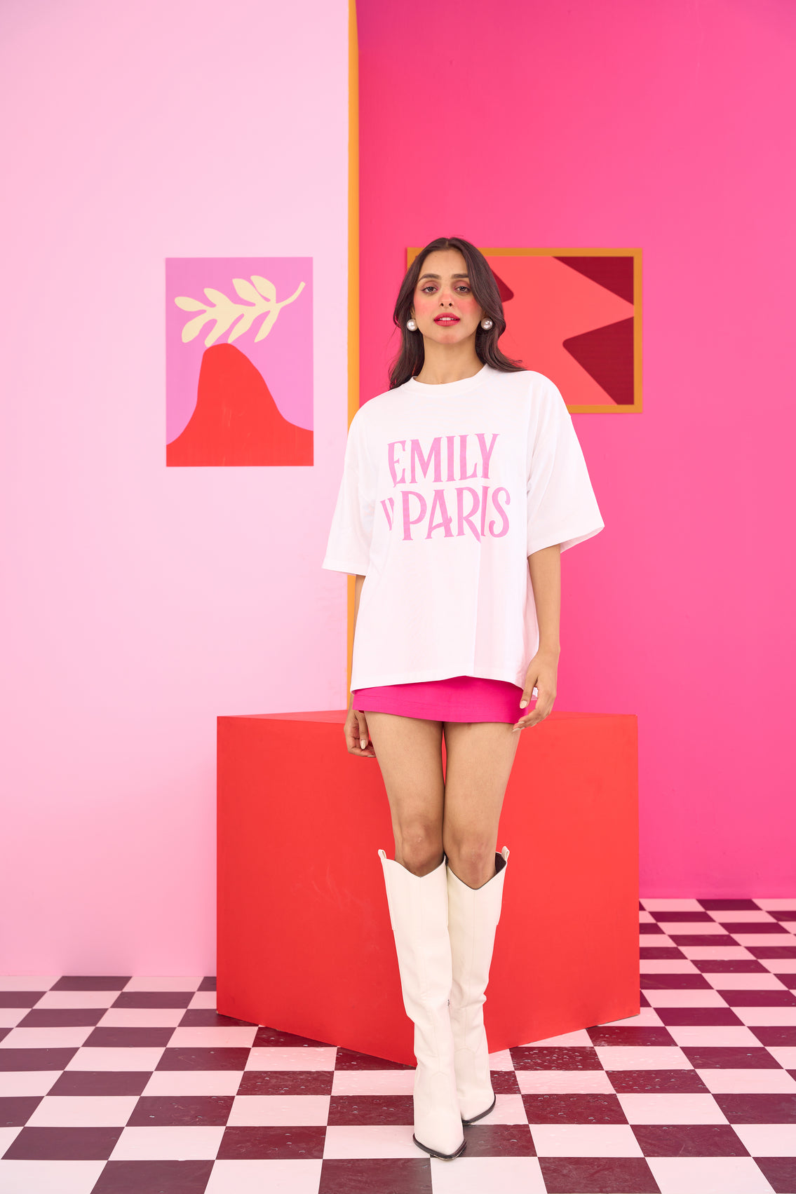 Emily in Paris: Oversized White T-shirt