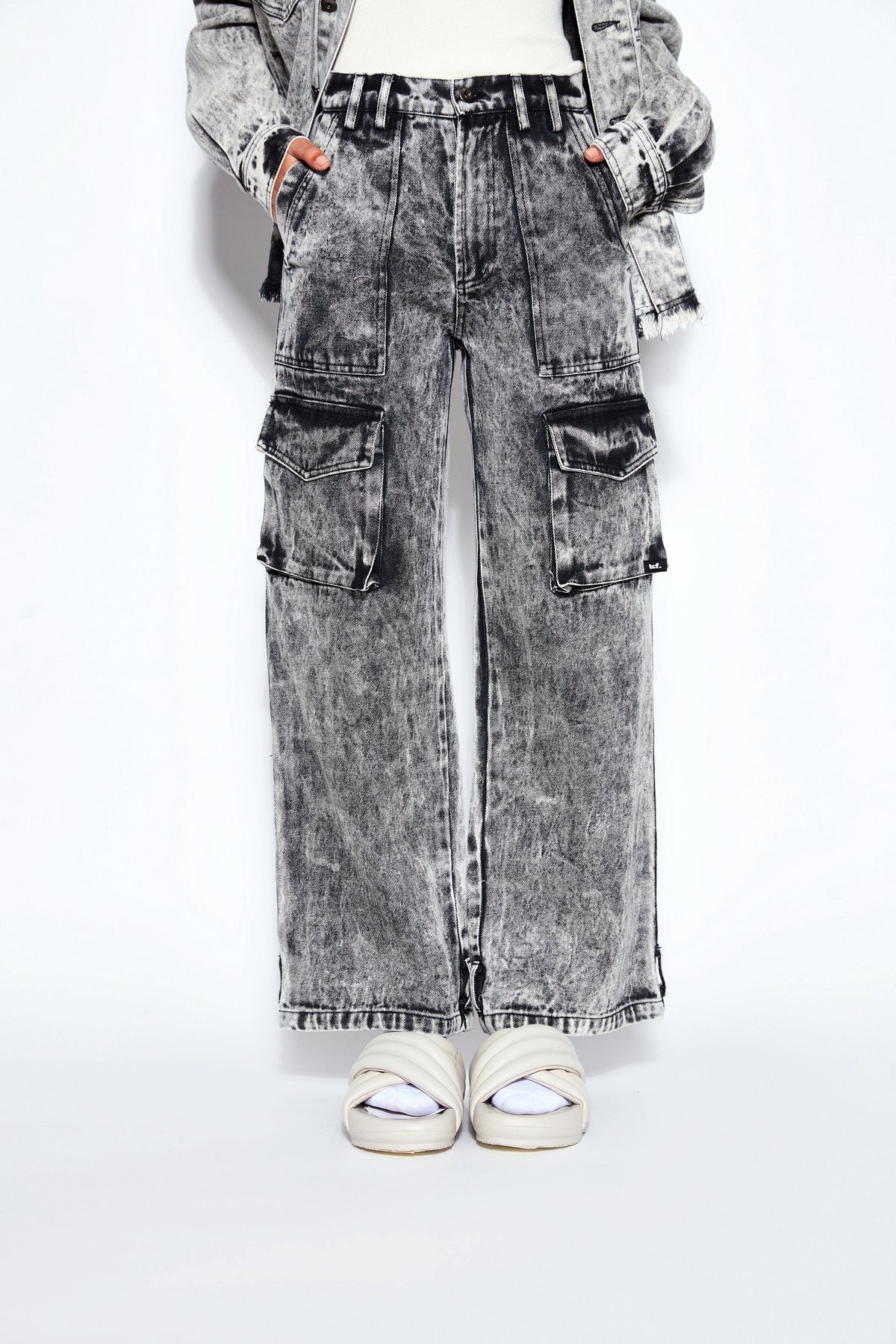 90s Baggy Denim Cargo Jeans- White - Main Image