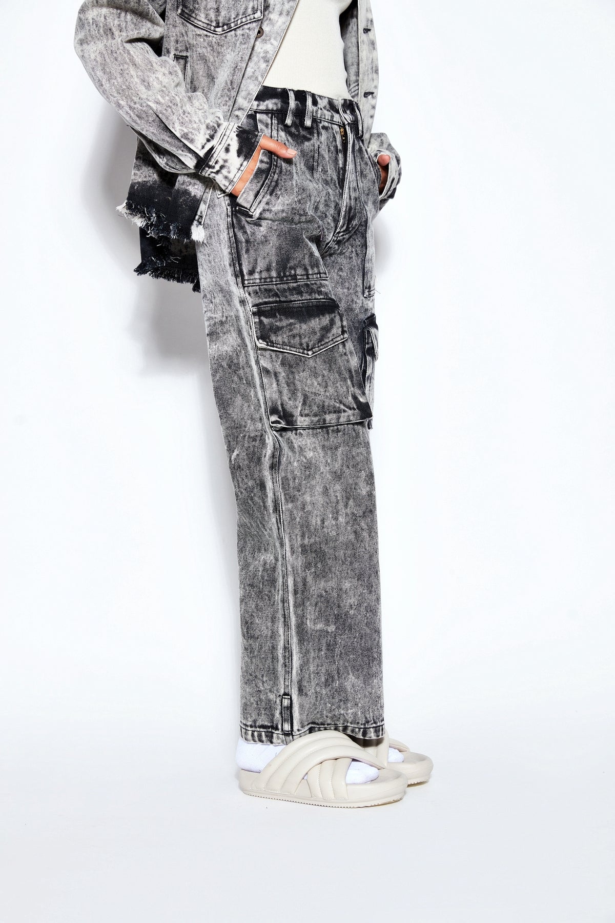 90s Baggy Denim Cargo Jeans- White