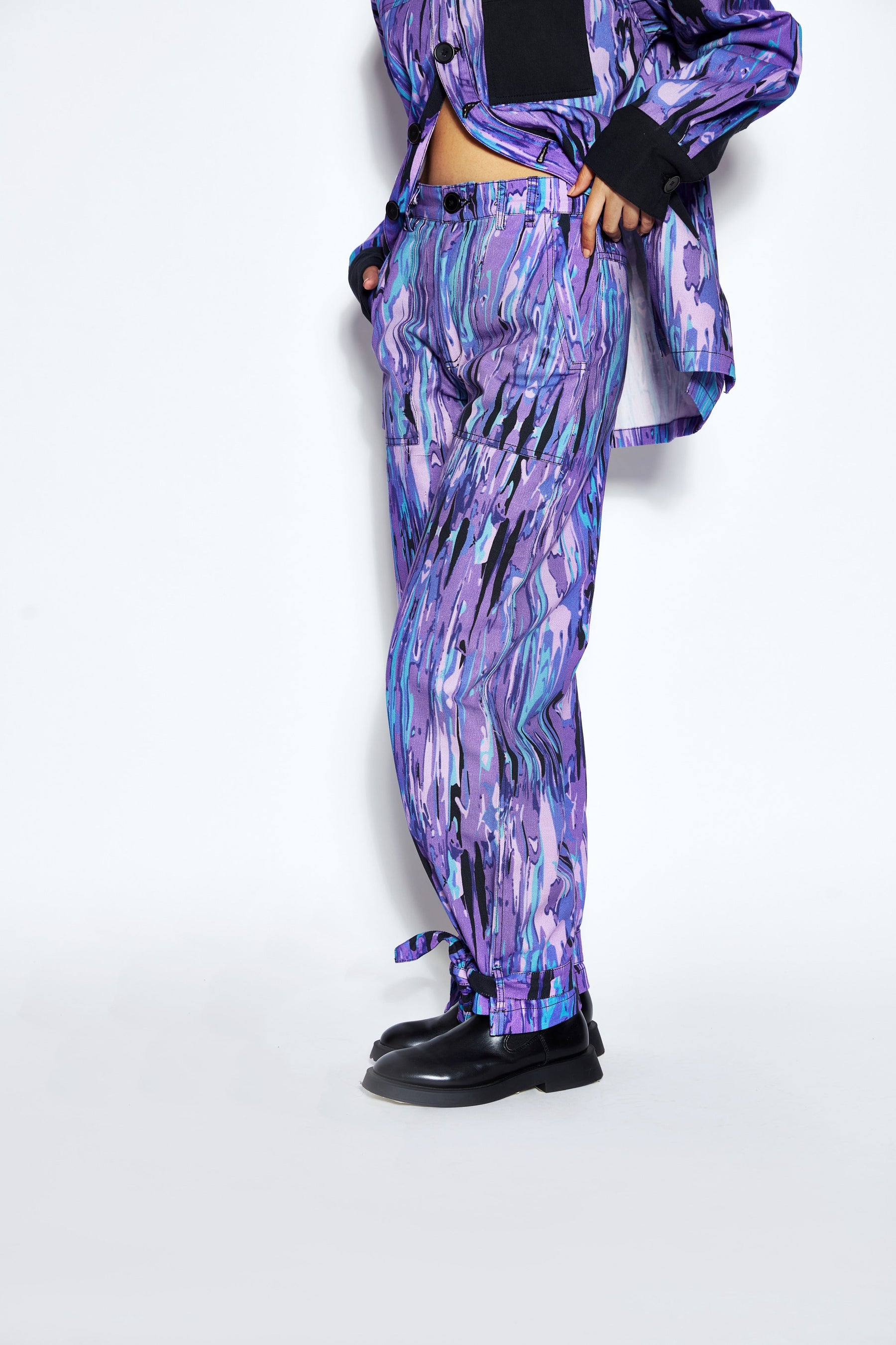 Abstract Print Twill Pants- Purple