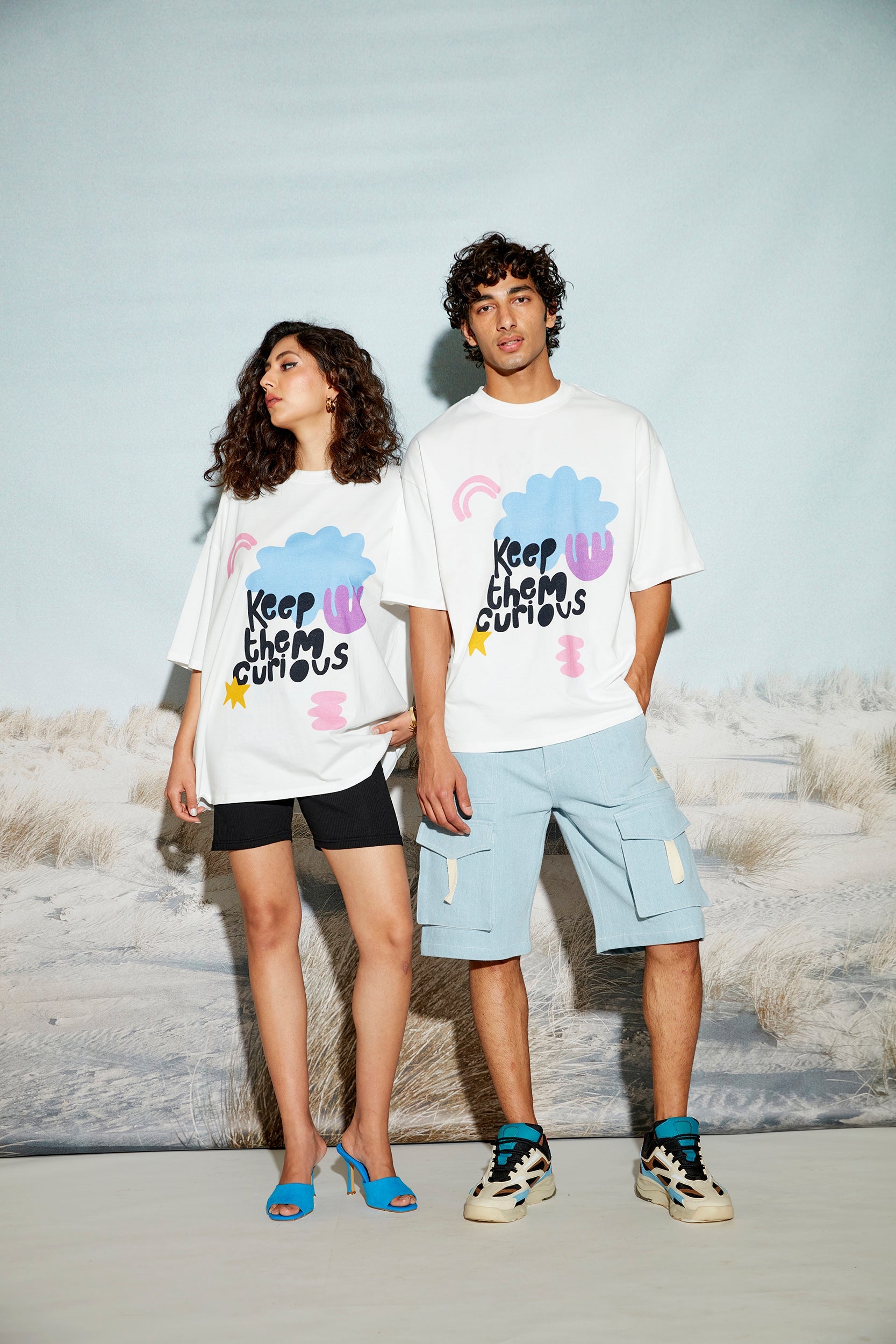 Keep Em' Curious Oversized T-shirt
