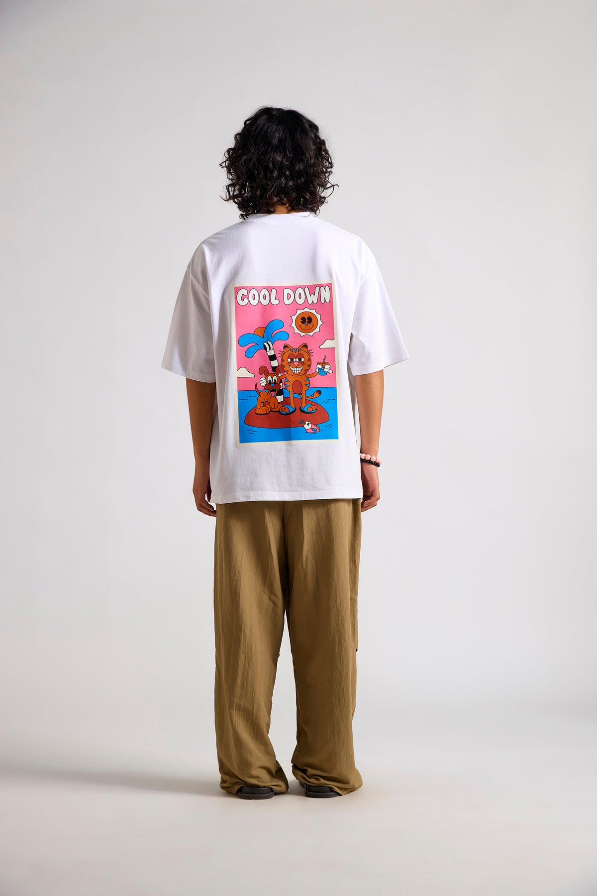 Garfield:Cool Down Men's Oversized T-shirt