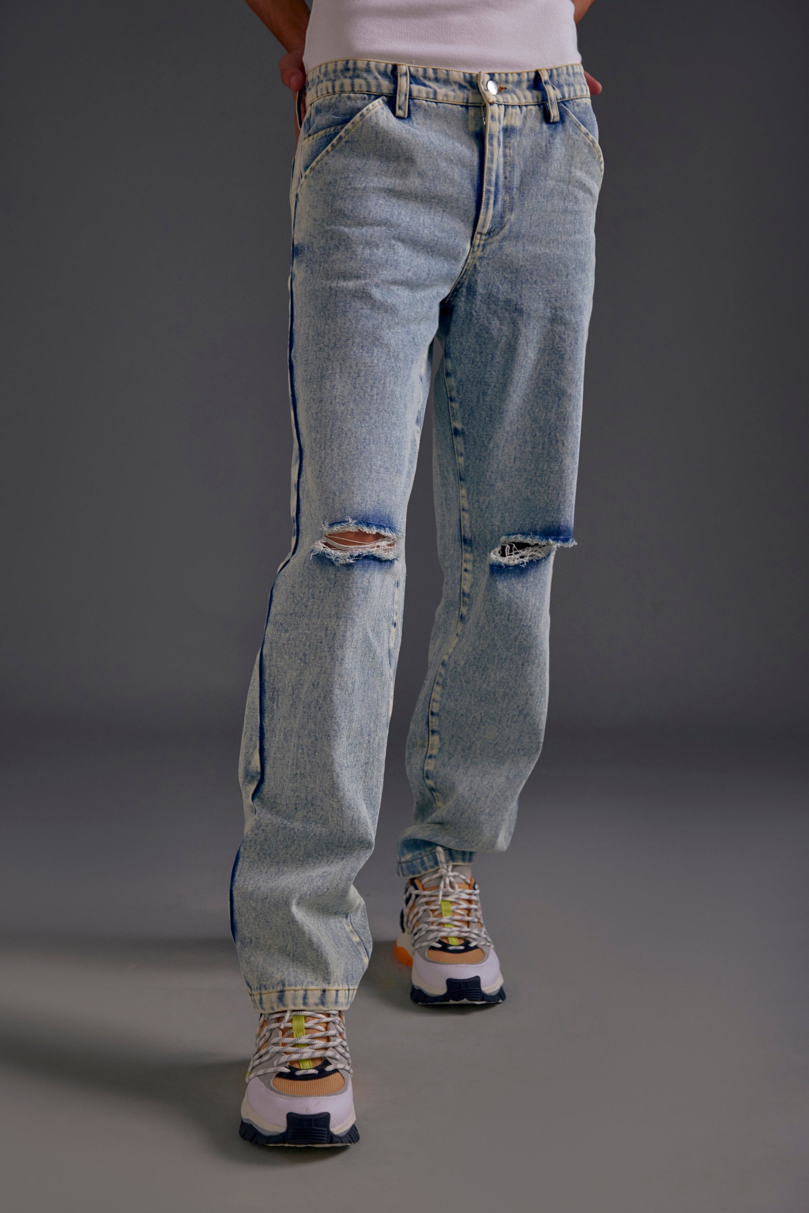 Light Wash Blue Knee-Cut Jeans