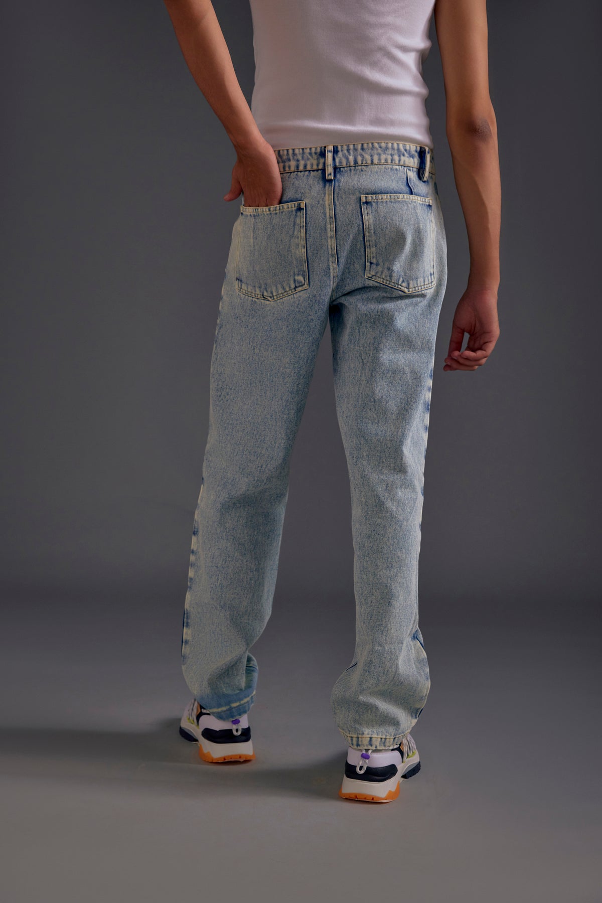 Light Wash Blue Knee-Cut Jeans
