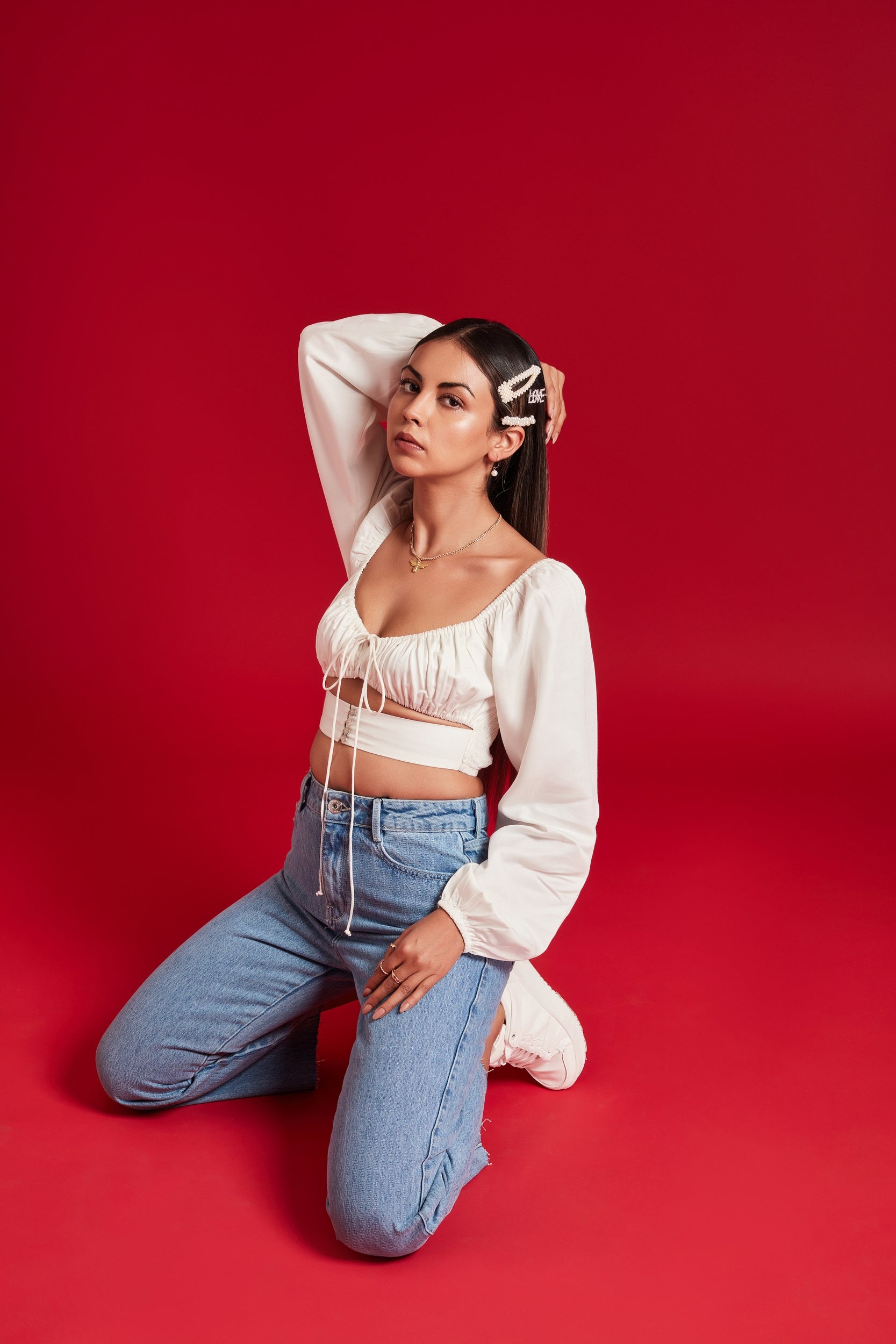 White Full Sleeves Hook & Eye Top